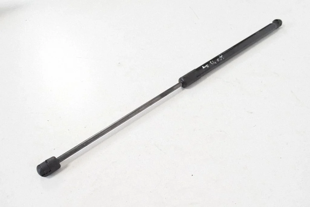 Aizmugurējā vāka amortizators – Volvo S60 (2011-2013)