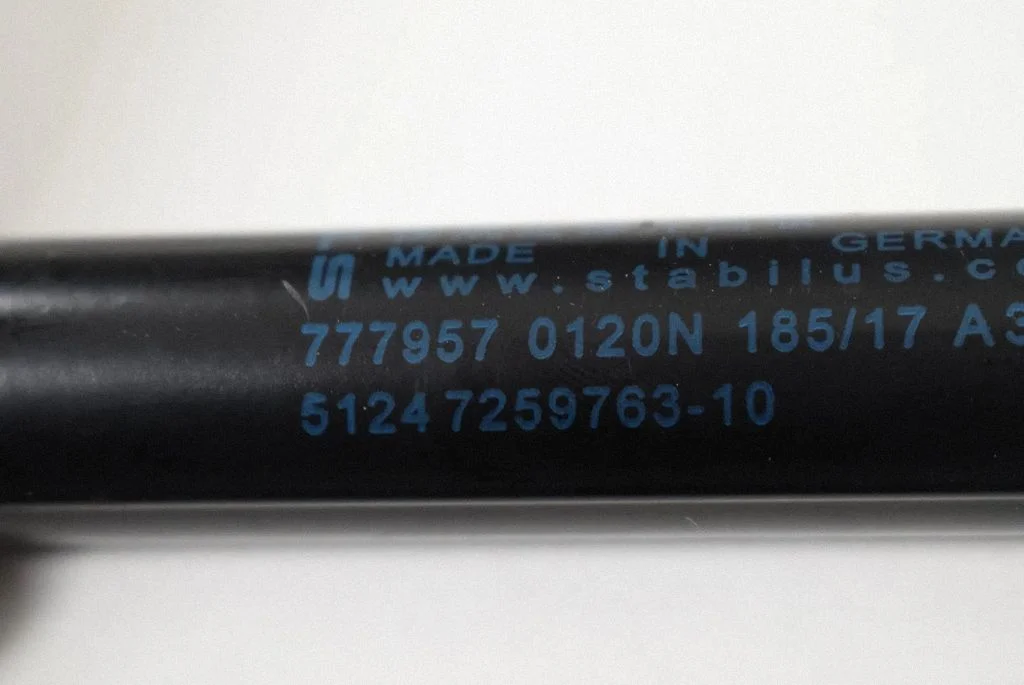 Aizmugurējā vāka amortizators – BMW 3. sērija F30 F35 F31 (2012-2018)
