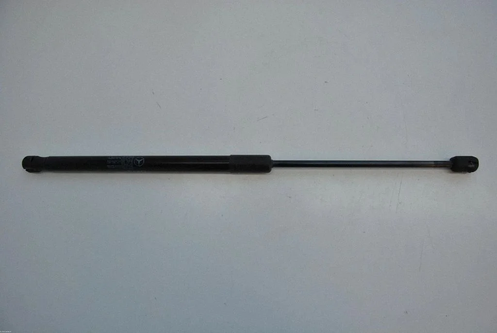 Aizmugurējā vāka amortizators – Mercedes-Benz A klase W169 (2004-2012)