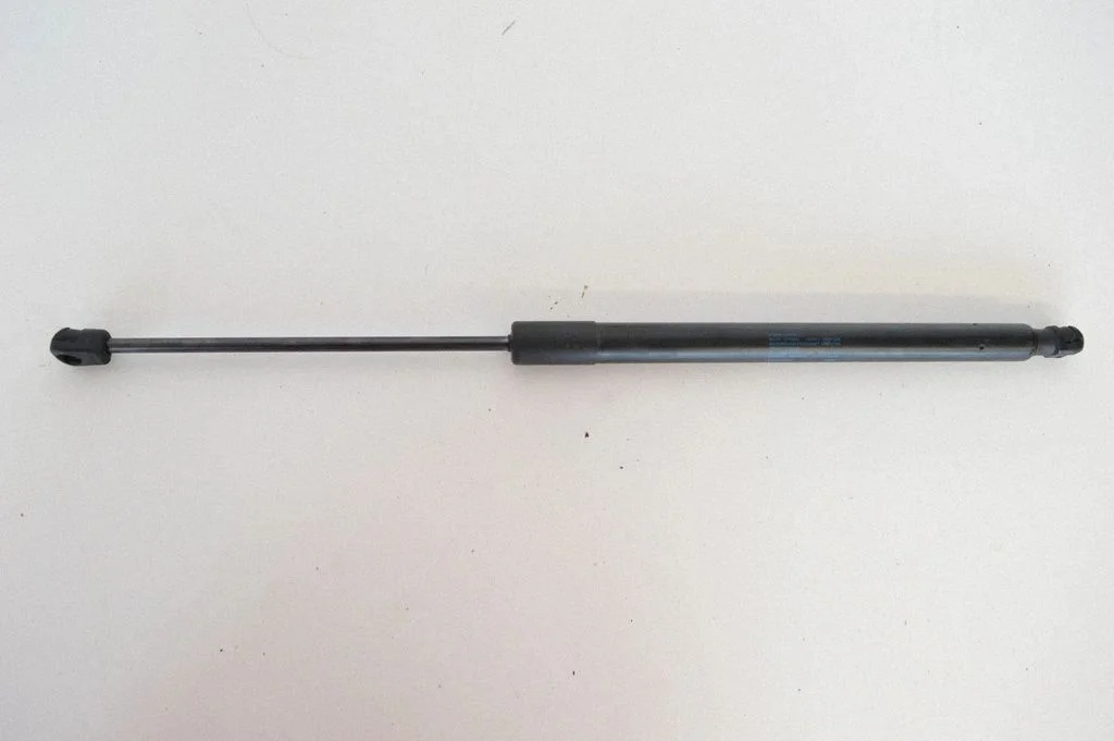 Aizmugurējā vāka amortizators – Volkswagen Golf Plus (2005-2013)