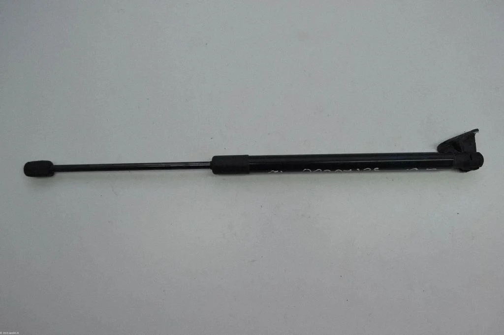 Aizmugurējā vāka amortizators – Volkswagen Scirocco (2008-2016)