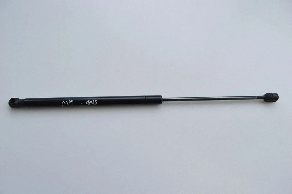 Aizmugurējā vāka amortizators – Ford Mondeo MK IV (2007-2014)