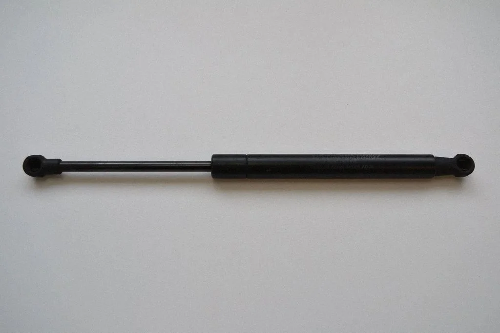 Aizmugurējā vāka amortizators – Lexus GS 300 350 430 450H (2005-2012)