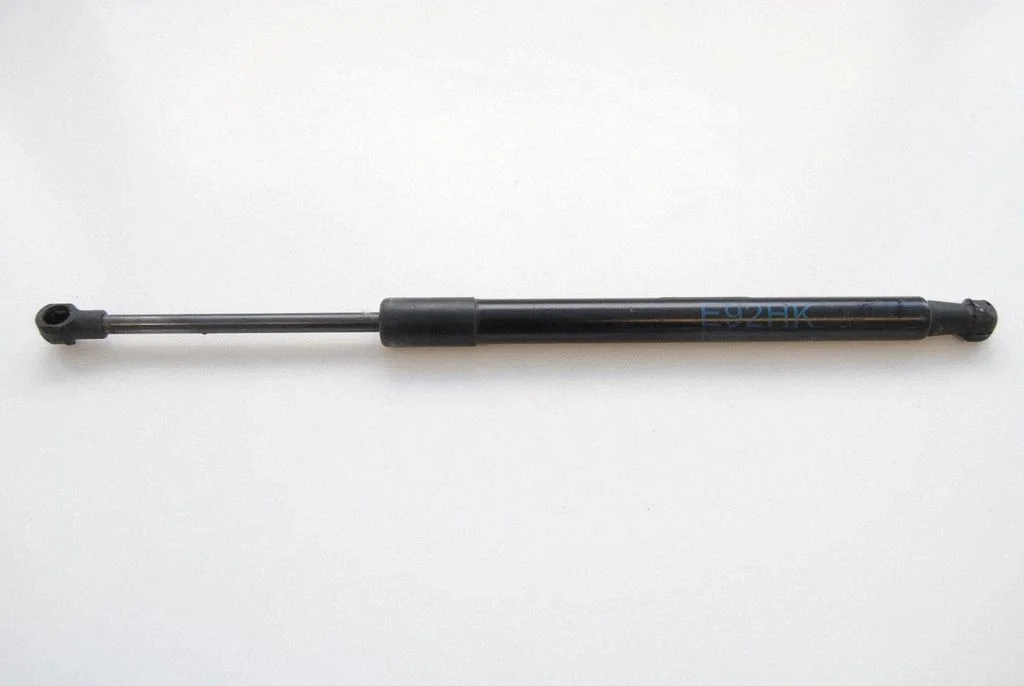 Aizmugurējā vāka amortizators – BMW 3. sērija E92 E93 (2005-2014)