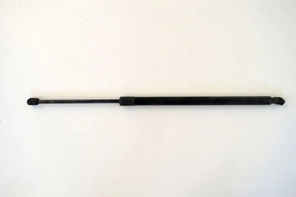 Aizmugurējā vāka amortizators – Honda CR-V (2007-2012)