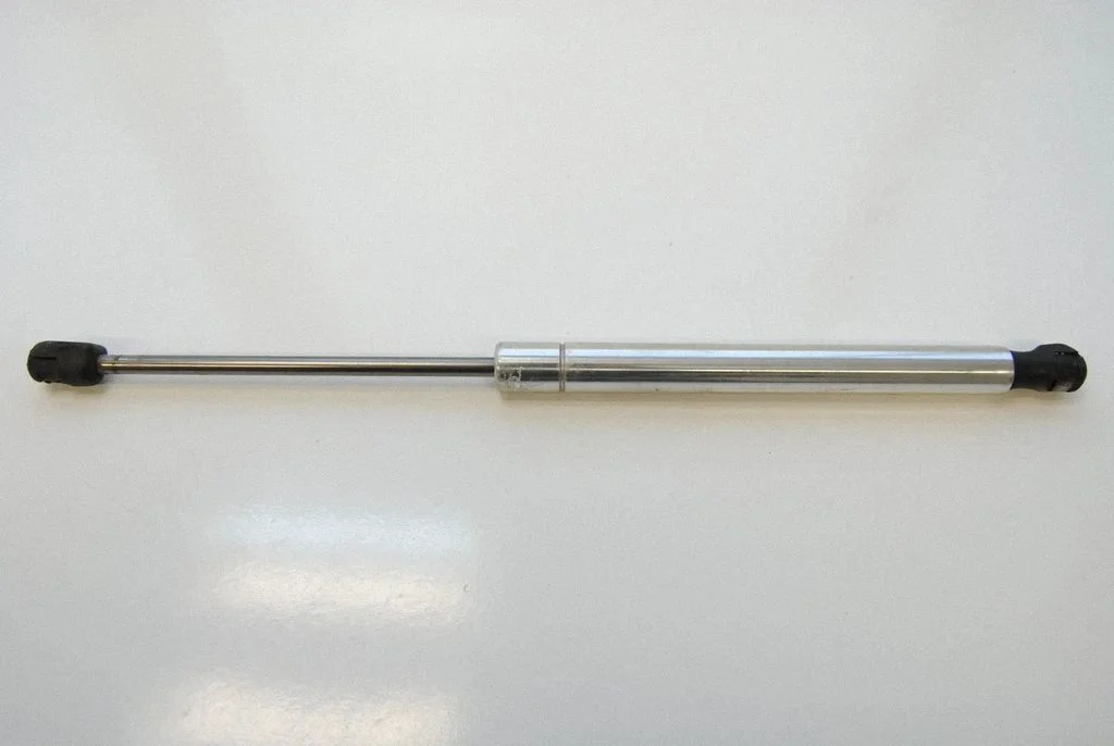 Aizmugurējā vāka amortizators – Audi A8 S8 D3 4E (2002-2009)
