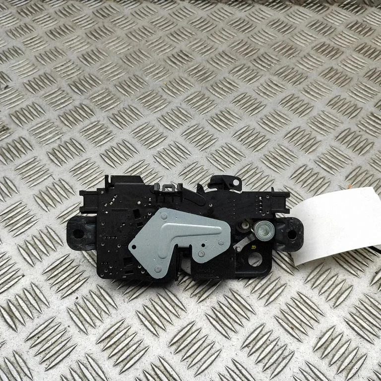 Aizmugurējā vāka slēdzene – BMW X6 G06 (2019-)