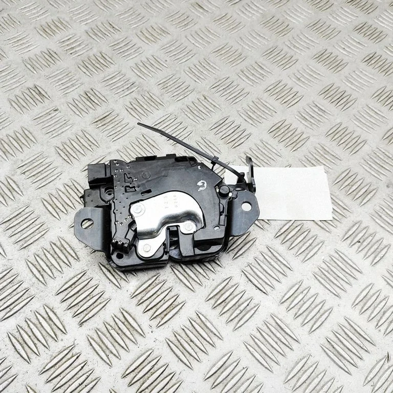 Tailgate/trunk/boot lock/catch/latch 5B7B6D1