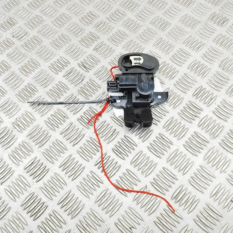 Aizmugurējā vāka slēdzene 50536492