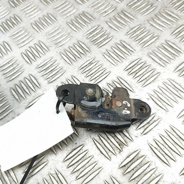 Aizmugurējā vāka slēdzene AB392143150AB