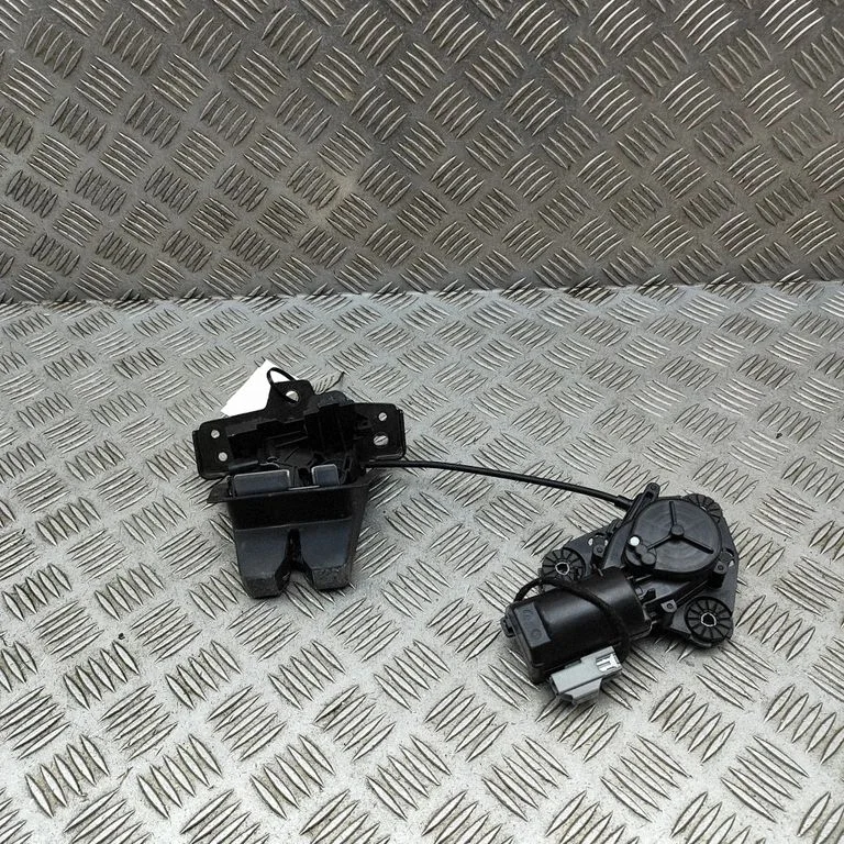 Zamek klapy bagażnika 31349975
