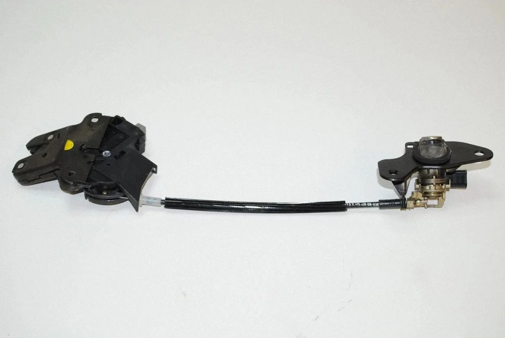 Aizmugurējā vāka slēdzene – Volkswagen Jetta V (2005-2010)