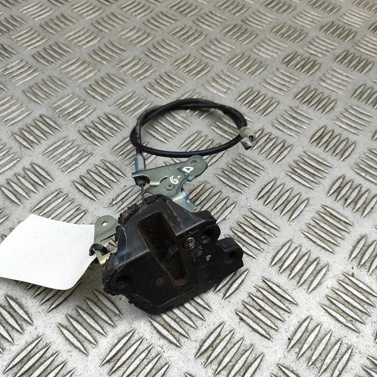Tagaluugi lukk – Toyota Land Cruiser (J100) (1998-2007)