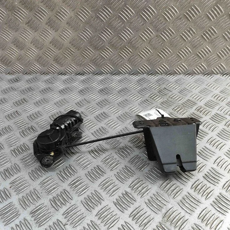 Aizmugurējā vāka slēdzene 32149889