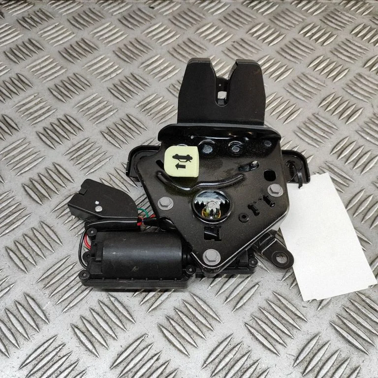 Tailgate/trunk/boot lock/catch/latch 1500604CNB