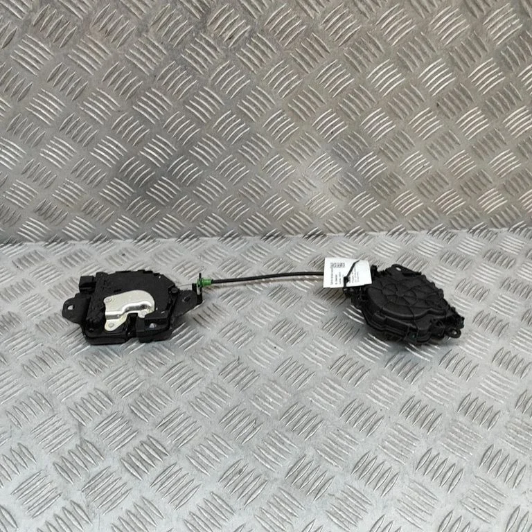 Tailgate/trunk/boot lock/catch/latch 5A9C0D1