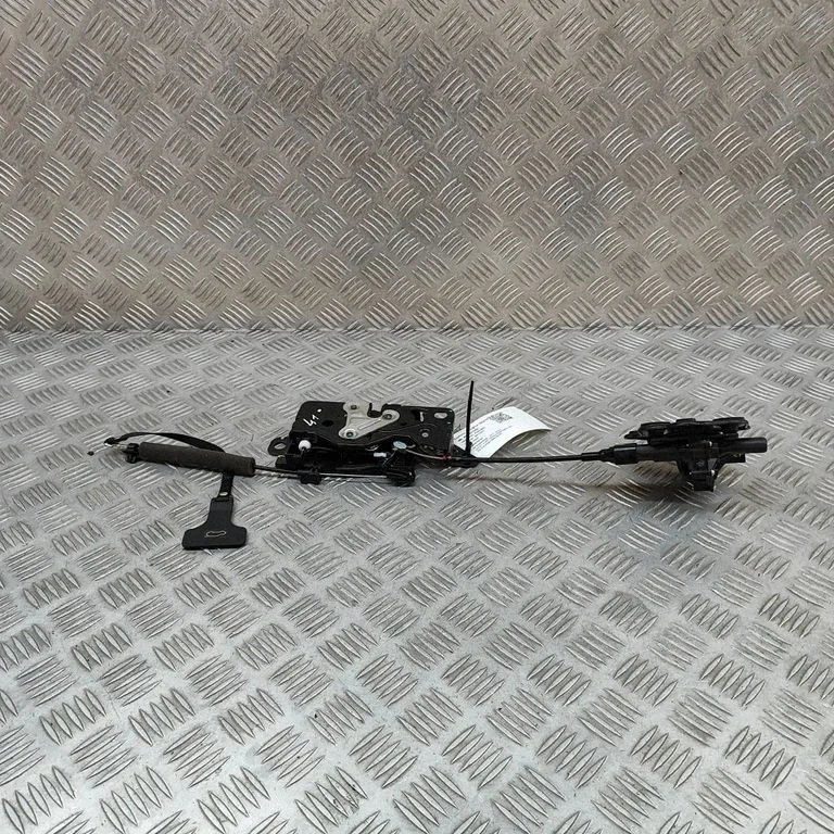 Tailgate/trunk/boot lock/catch/latch ST6305400