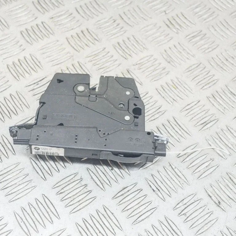 Zamek klapy bagażnika – BMW Seria 3 F30 F35 F31 (2012-2018)