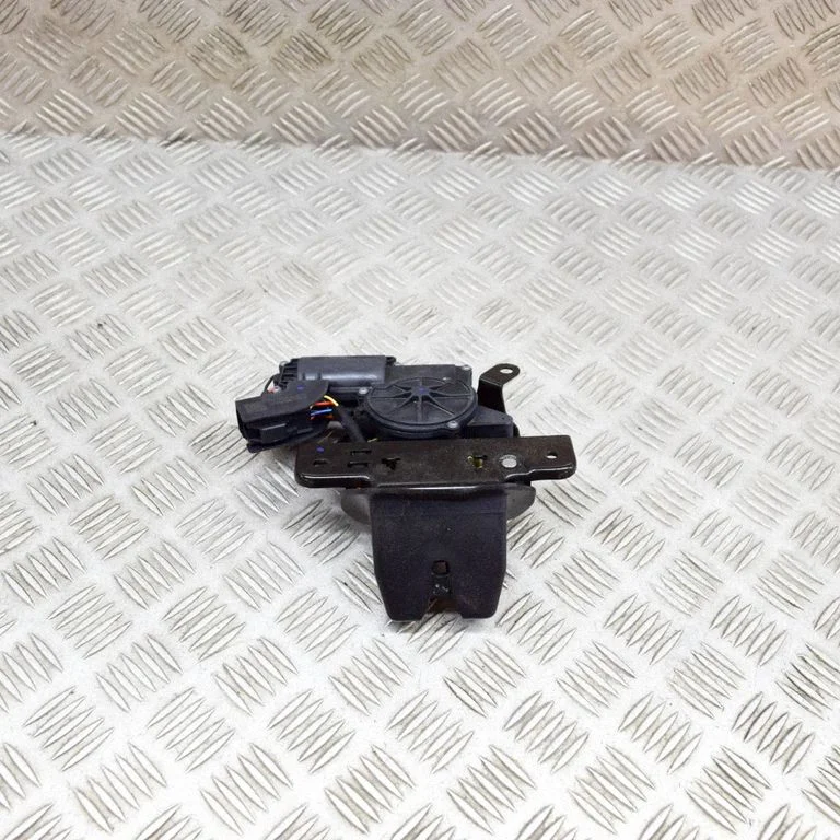 Tailgate/trunk/boot lock/catch/latch 150060400B