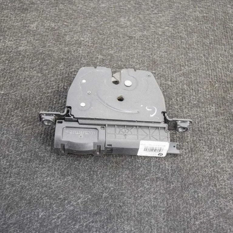 Tagaluugi lukk – BMW 3-seeria F30 F35 F31 (2012-2018)