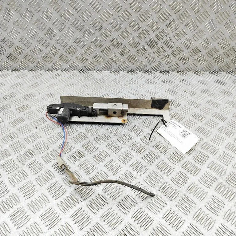 Tagaluugi sulgemismootor 60124060A
