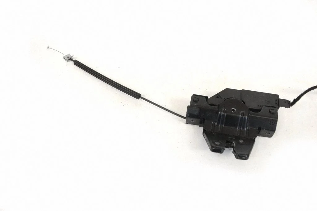 Aizmugurējā vāka slēdzene 7840617