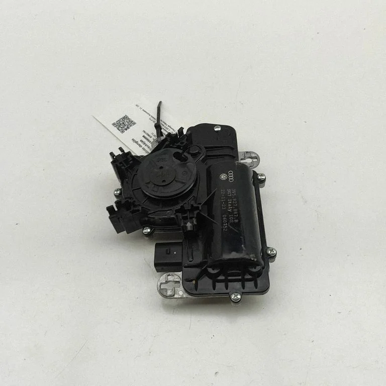 Aizmugurējā vāka piesaistes motors 3V5827887B