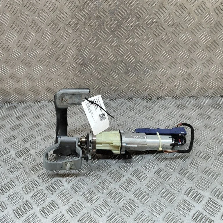 Aizmugurējā vāka piesaistes motors 4F9910592