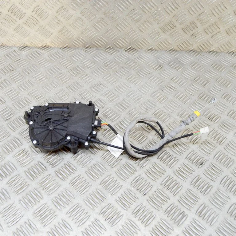 Tailgate/trunk/boot lift motor C66288100