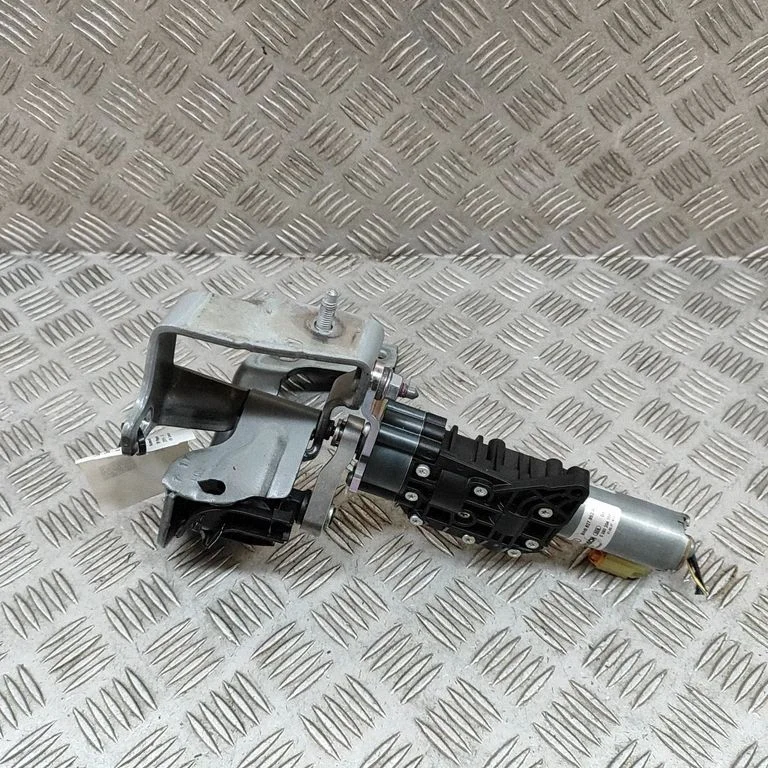 Aizmugurējā vāka piesaistes motors – Audi A4 S4 B9 (2015-2019)
