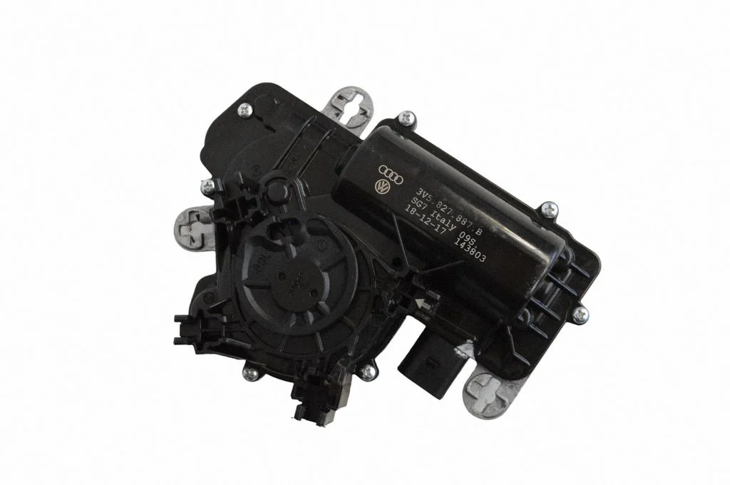 Aizmugurējā vāka piesaistes motors 3V5827887B