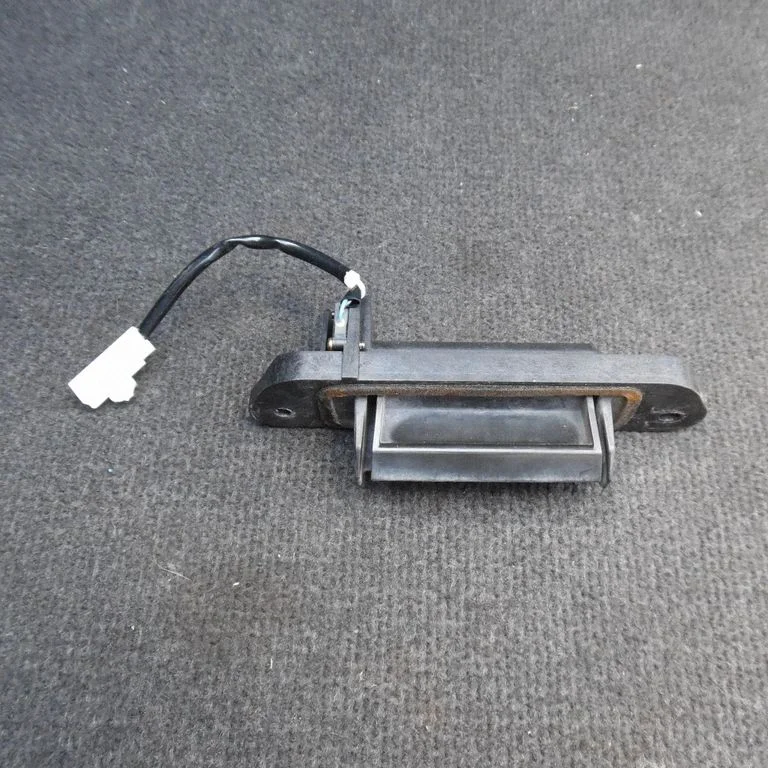 Tagaluugi avamiskäepide (välimine) – Mitsubishi Grandis (2003-2011)