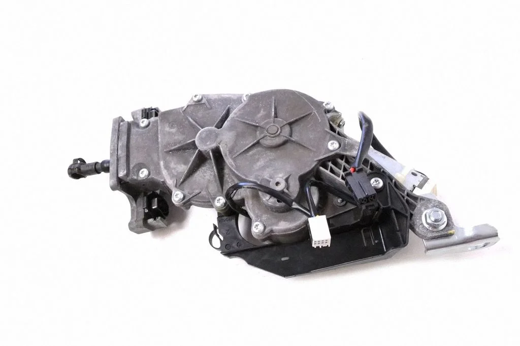 Aizmugurējā vāka piesaistes motors A2128201842