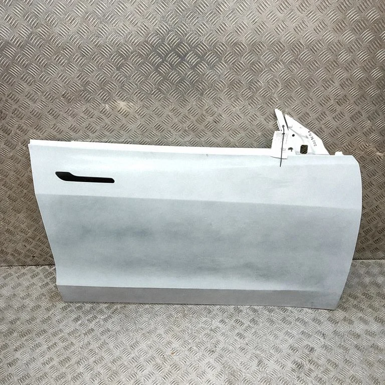 Priekšējās durvis 1081420E0C