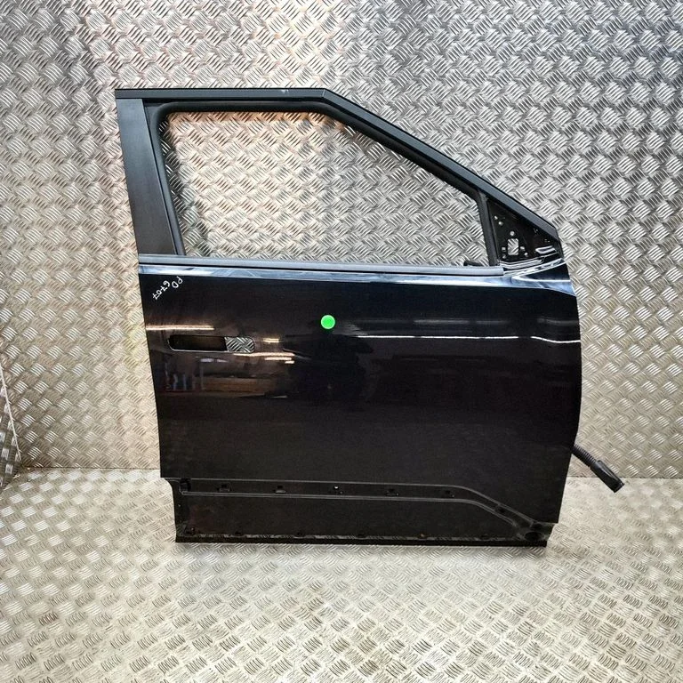 Priekšējās durvis 76004EV000