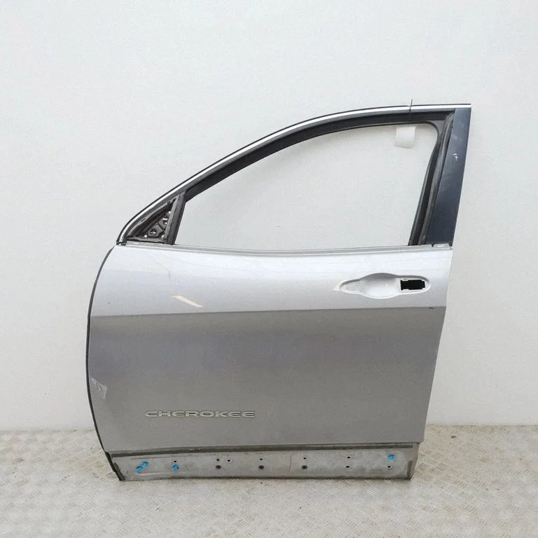 Priekšējās durvis 68110087AC