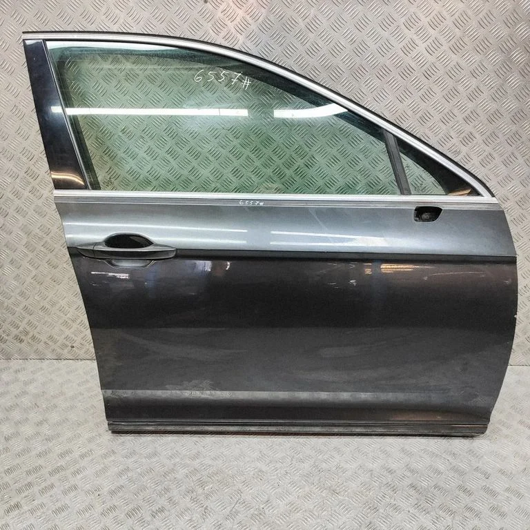 Priekšējās durvis 3G0831312K