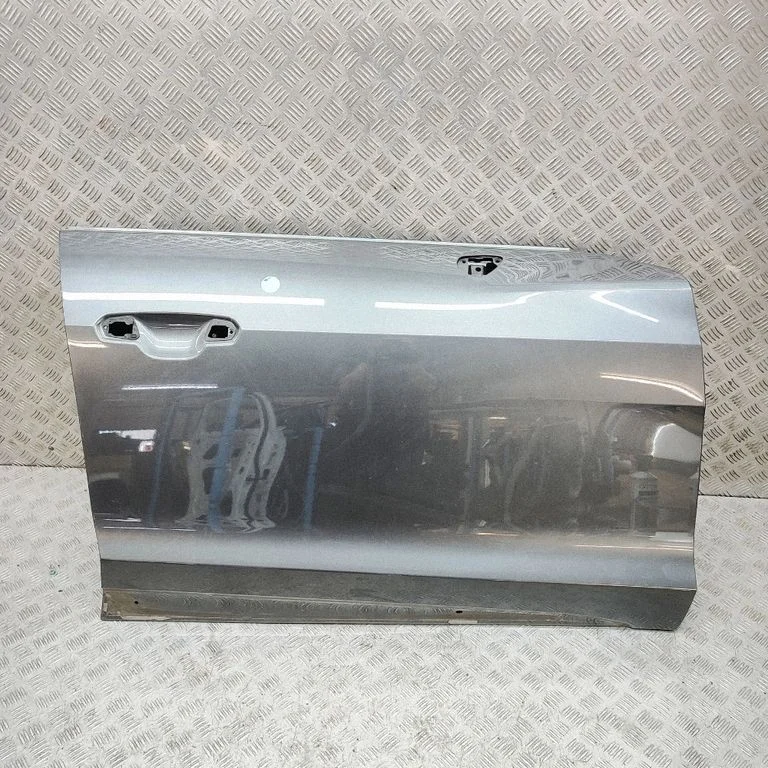 Priekšējās durvis 4J3831052C