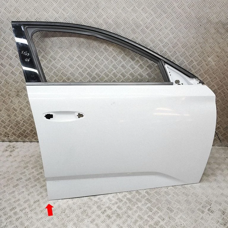 Priekšējās durvis 9837981680