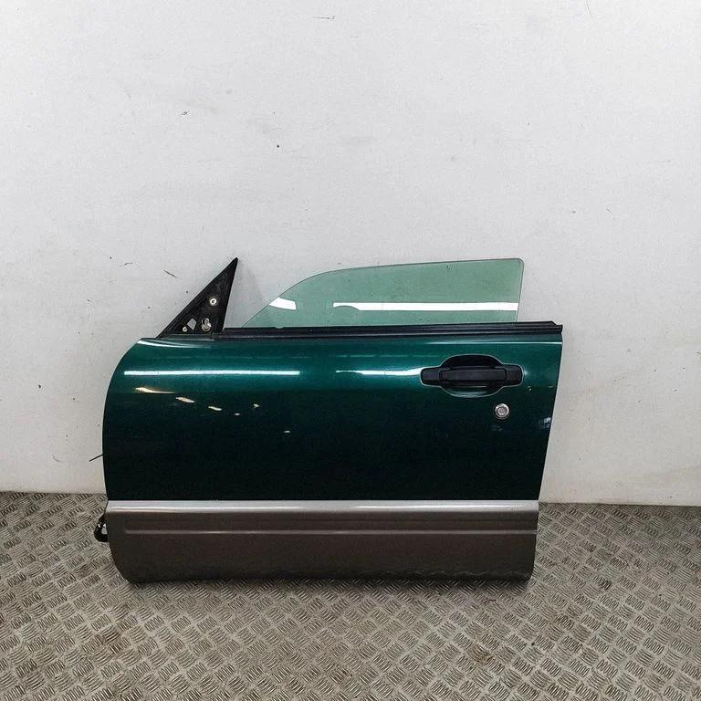 Priekšējās durvis 61101FC012
