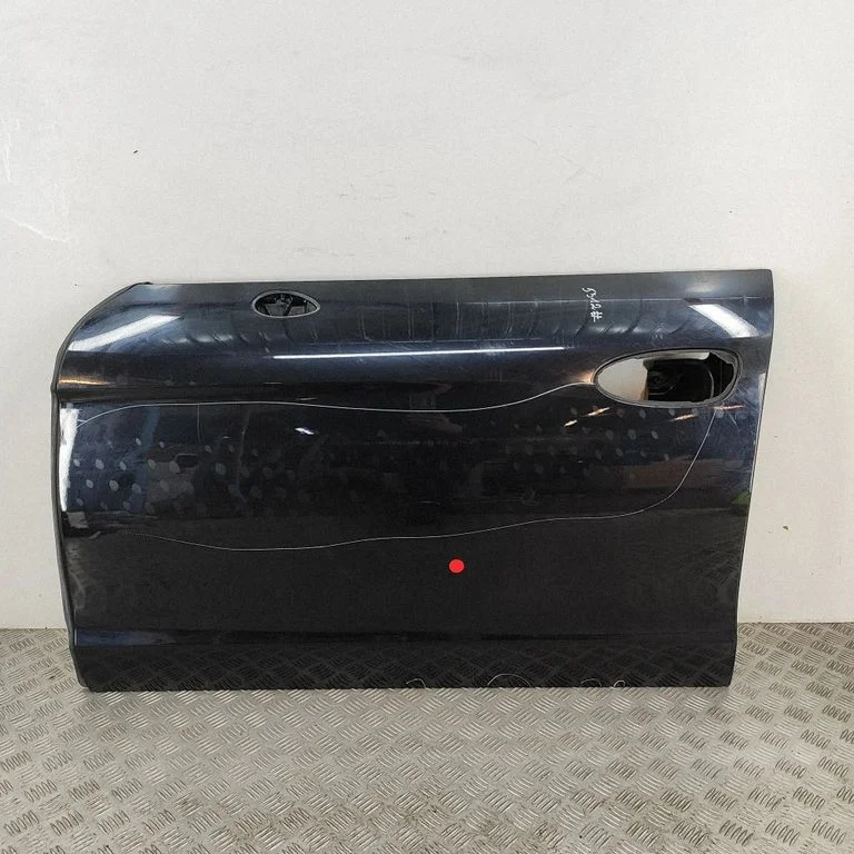 Priekšējās durvis 97053101100