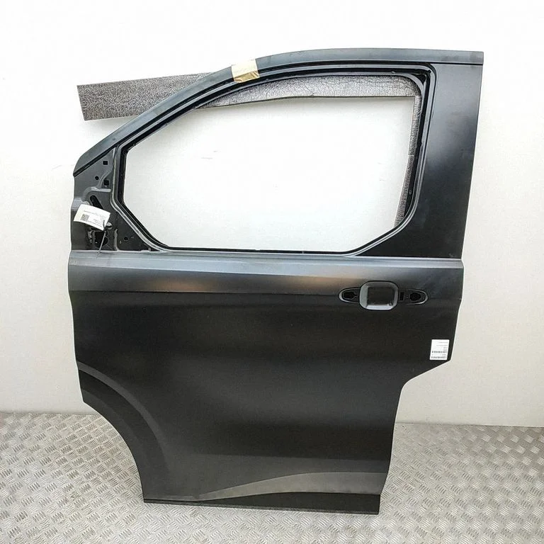 Priekšējās durvis PZ3Z6120125D