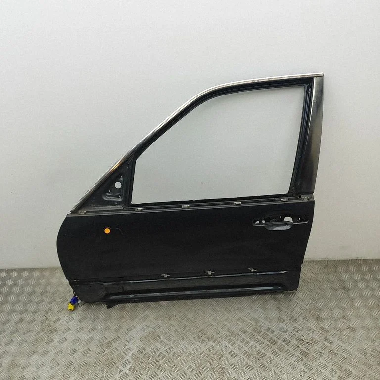 Priekšējās durvis A1407202505