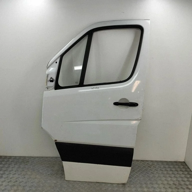 Priekšējās durvis A9067200005