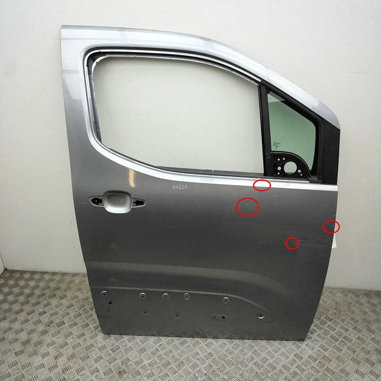 Priekšējās durvis SU001B3309