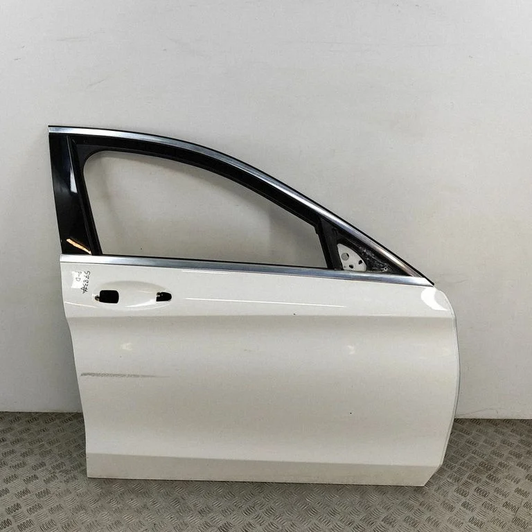 Priekšējās durvis A2057200205