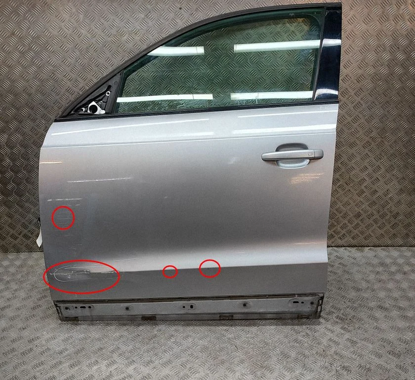 Priekšējās durvis 8U0837915B