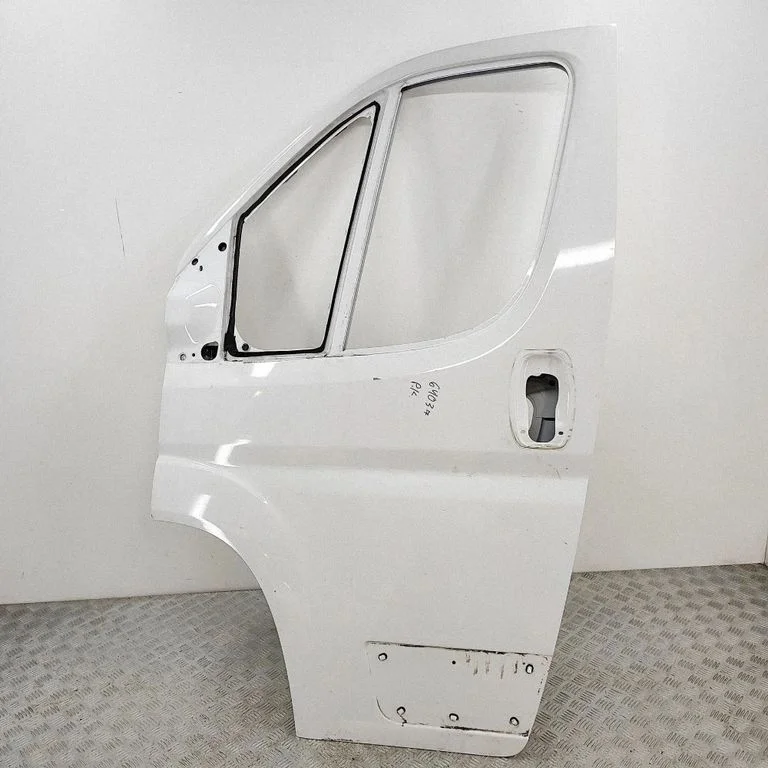Priekšējās durvis 9002EJ