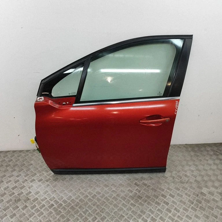 Priekšējās durvis 9807820480