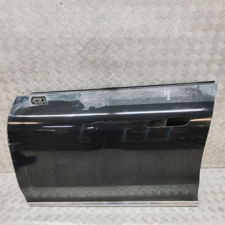 Priekšējās durvis A2957222300